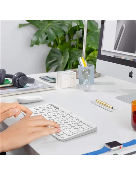 A Tres Click | Teclado inalámbrico Logitech PEBBLE KEYS 2 K380S Multidispositivo Blanco $ 199.900 $ 134.387 Logitech Teclados y Mouse 